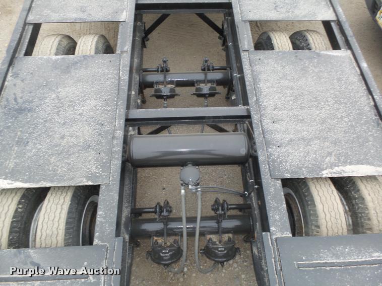 image for item L4196 1975 Domor TLA16T2 equipment trailer