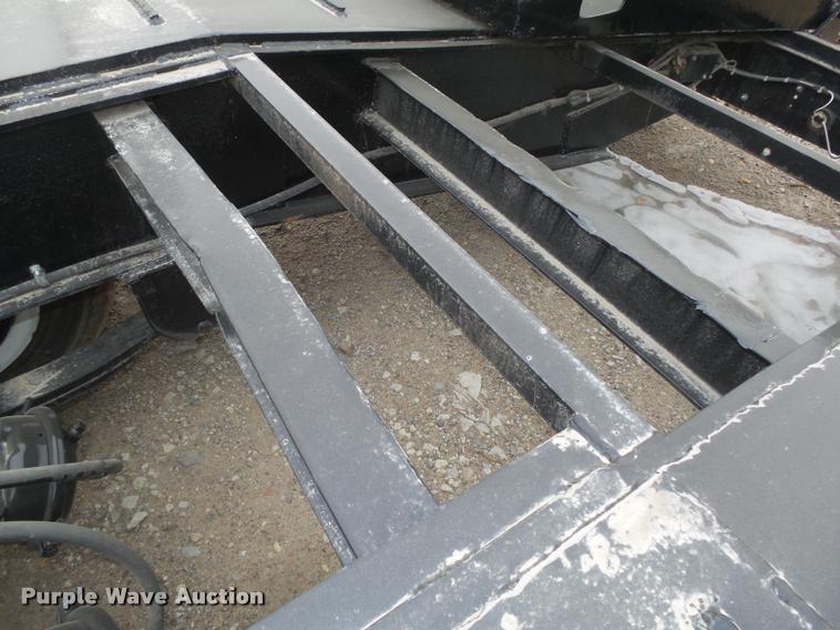 image for item L4196 1975 Domor TLA16T2 equipment trailer