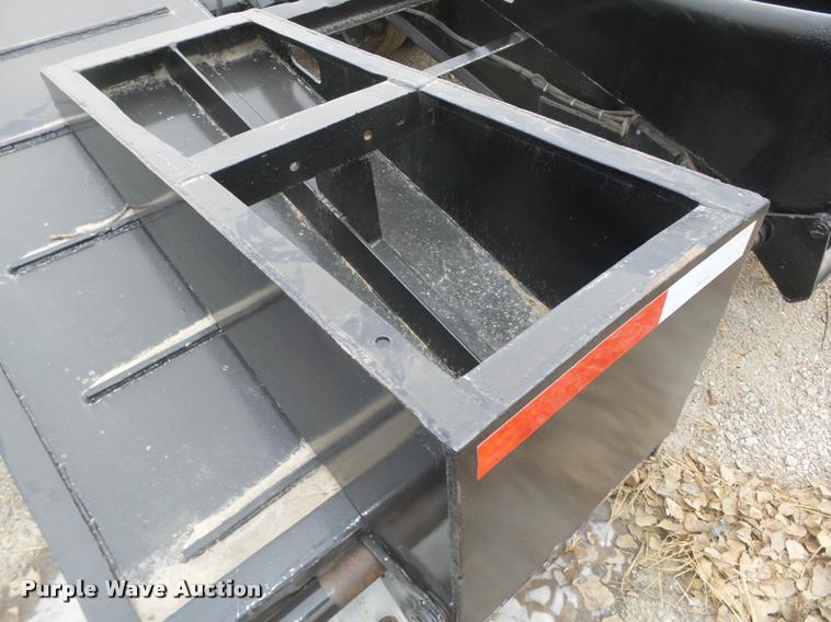 image for item L4196 1975 Domor TLA16T2 equipment trailer