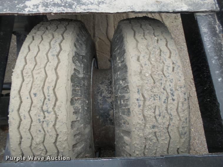 image for item L4196 1975 Domor TLA16T2 equipment trailer