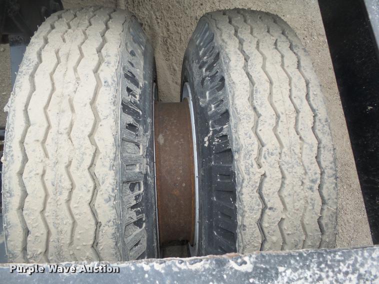 image for item L4196 1975 Domor TLA16T2 equipment trailer