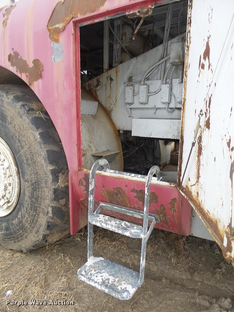 image for item L4209 1971 Caterpillar 627 Klein water wagon