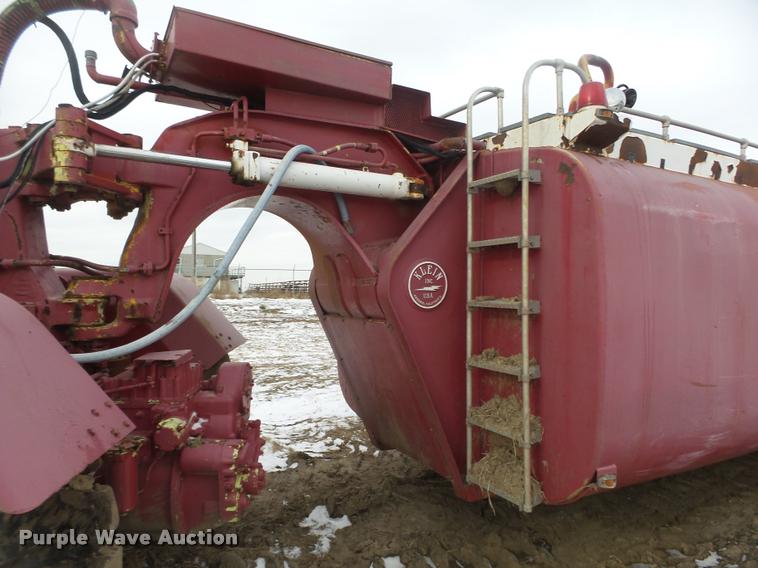 image for item L4209 1971 Caterpillar 627 Klein water wagon