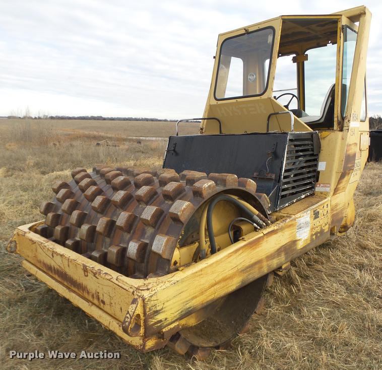 image for item L4210 2001 Hyster 612 single drum roller