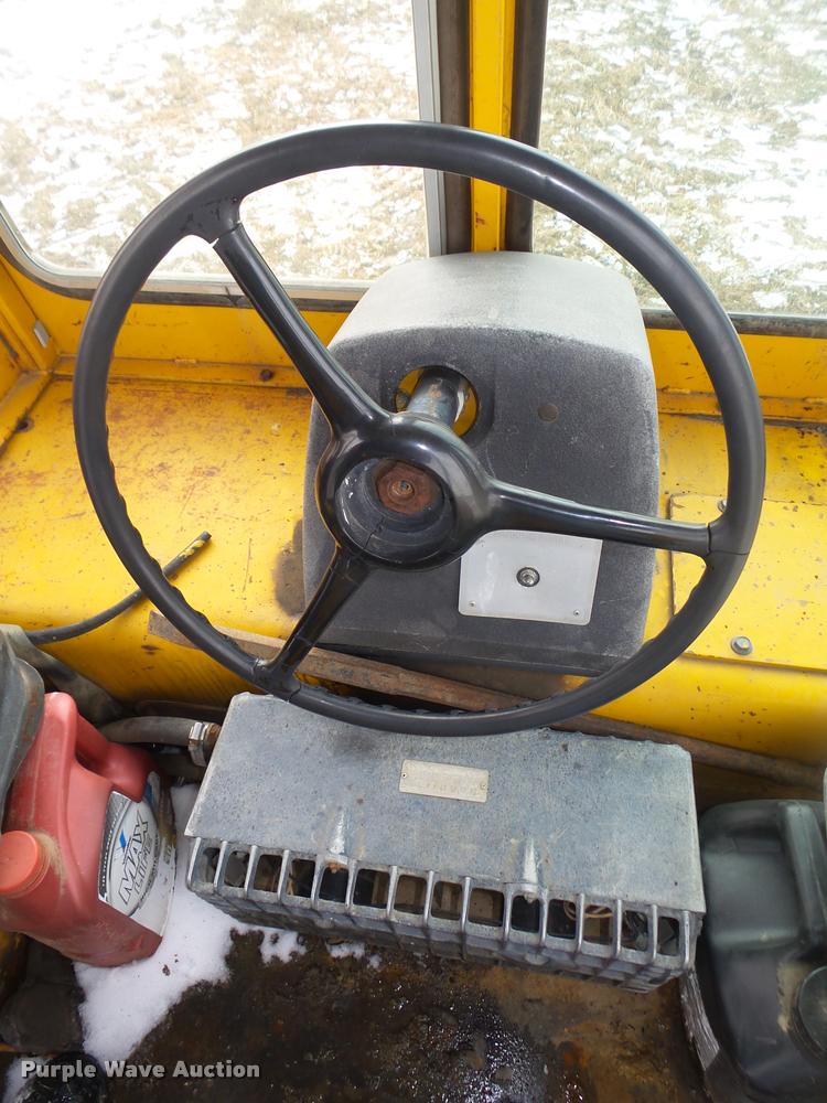 image for item L4210 2001 Hyster 612 single drum roller