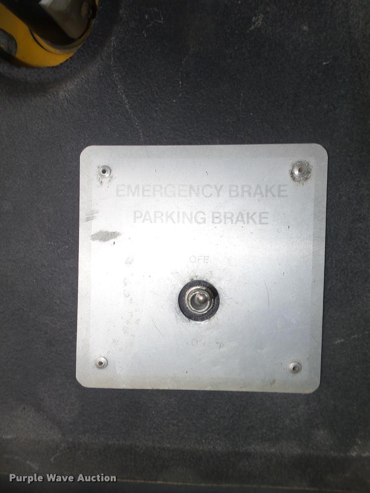 image for item L4210 2001 Hyster 612 single drum roller