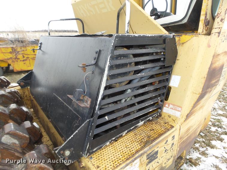 image for item L4210 2001 Hyster 612 single drum roller