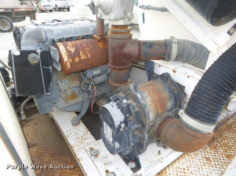 image for item L4225 2000 Vactor PV500DHO vacuum system