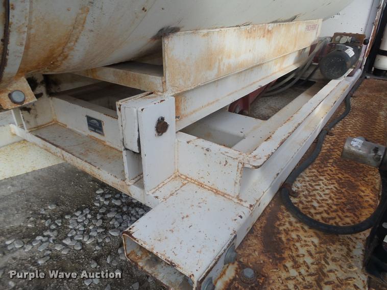 image for item L4225 2000 Vactor PV500DHO vacuum system