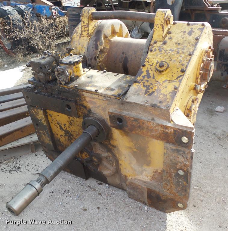 image for item L4232 Caterpillar winch