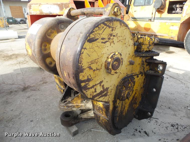 image for item L4232 Caterpillar winch