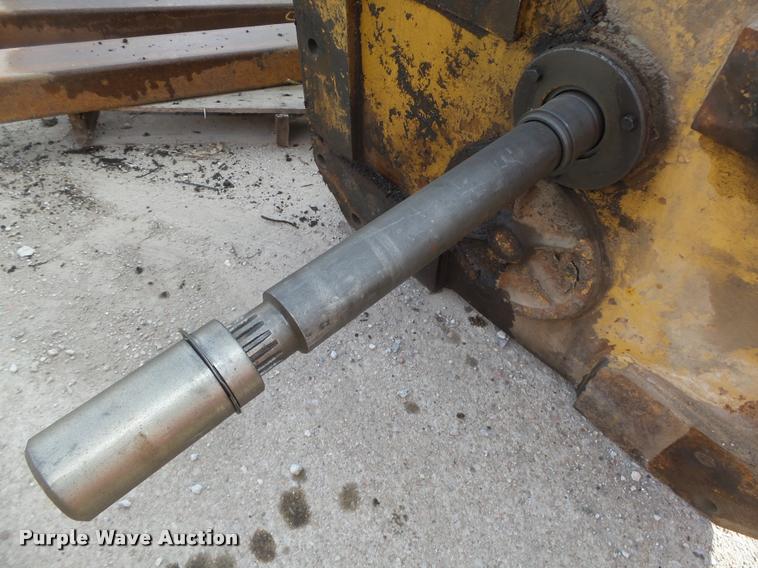 image for item L4232 Caterpillar winch