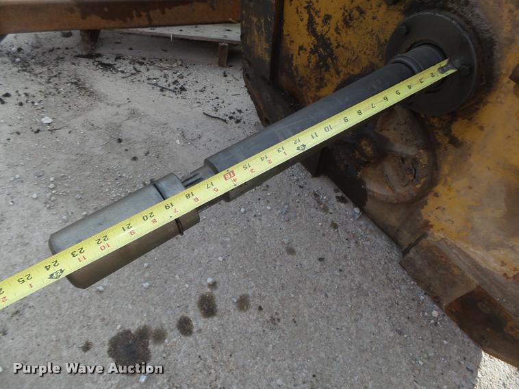 image for item L4232 Caterpillar winch