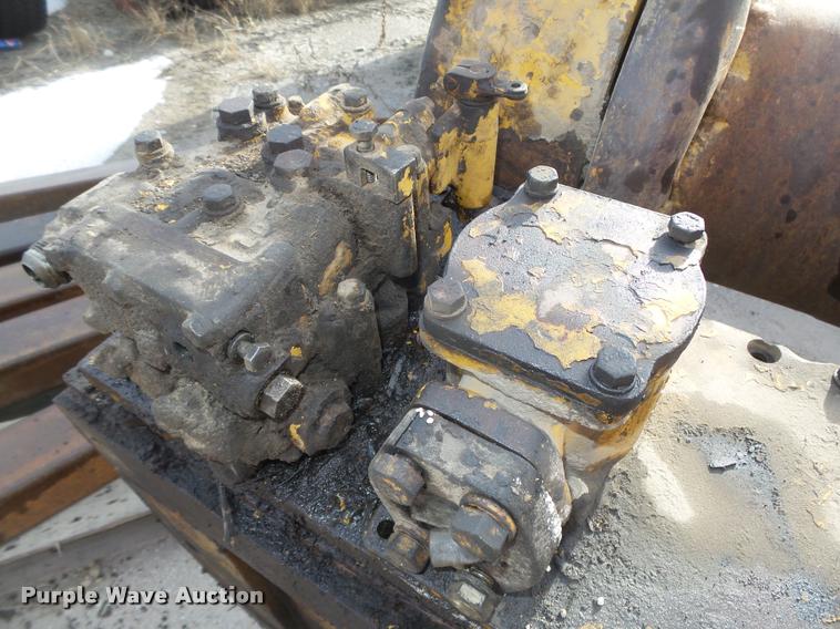 image for item L4232 Caterpillar winch