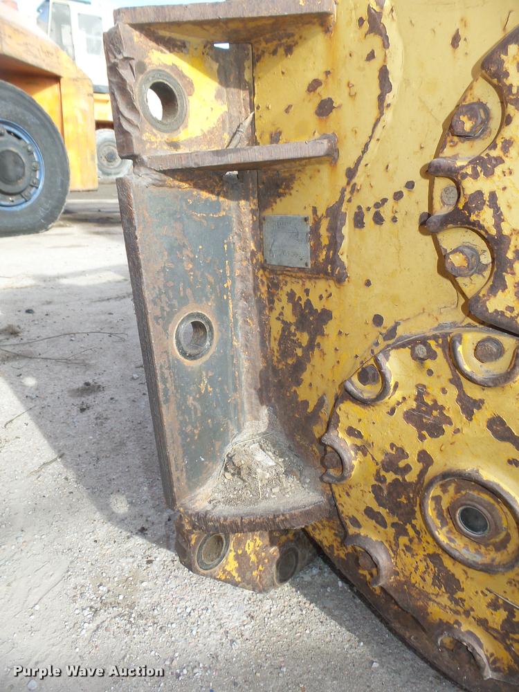 image for item L4232 Caterpillar winch
