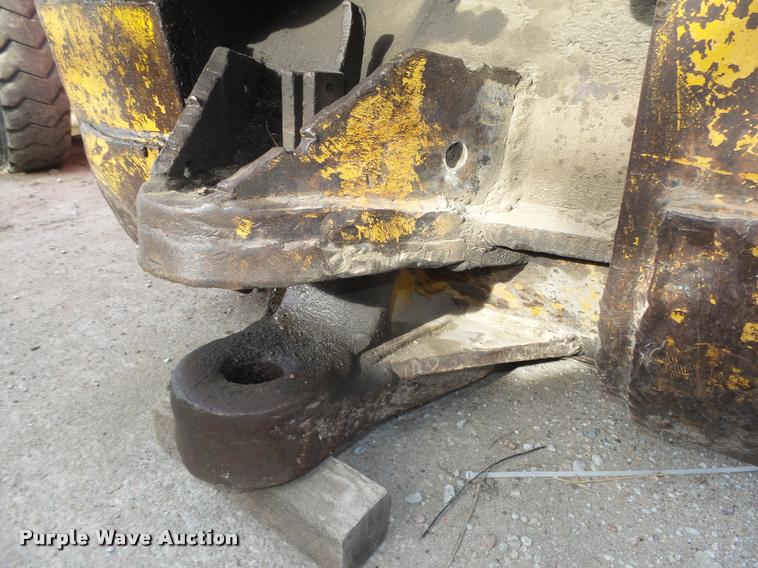 image for item L4232 Caterpillar winch