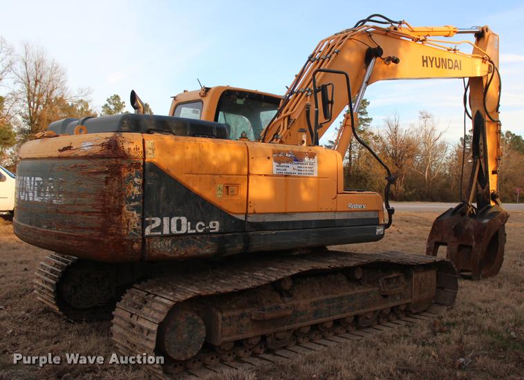 image for item L4943 2011 Hyundai Robex 210LC-9 excavator