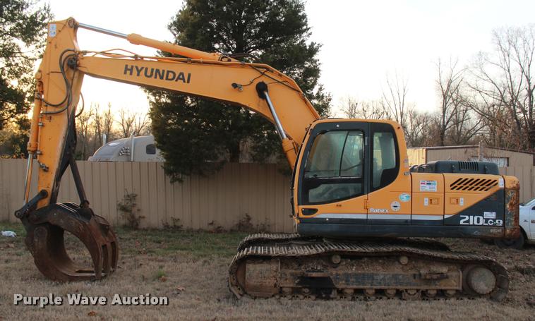 image for item L4943 2011 Hyundai Robex 210LC-9 excavator