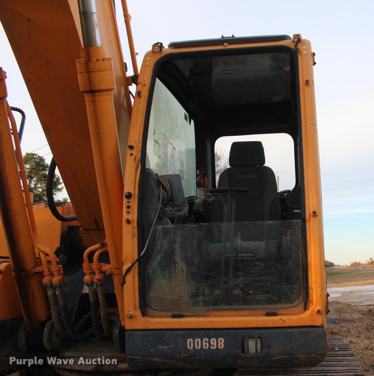 image for item L4943 2011 Hyundai Robex 210LC-9 excavator