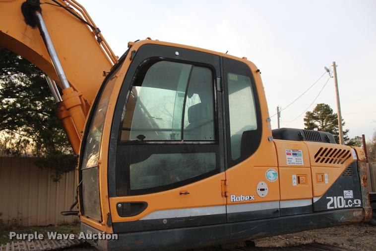 image for item L4943 2011 Hyundai Robex 210LC-9 excavator