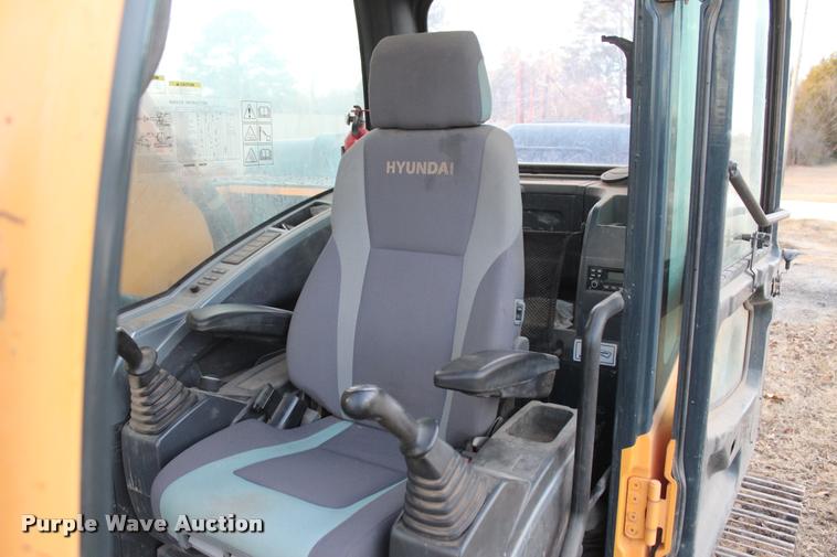 image for item L4943 2011 Hyundai Robex 210LC-9 excavator