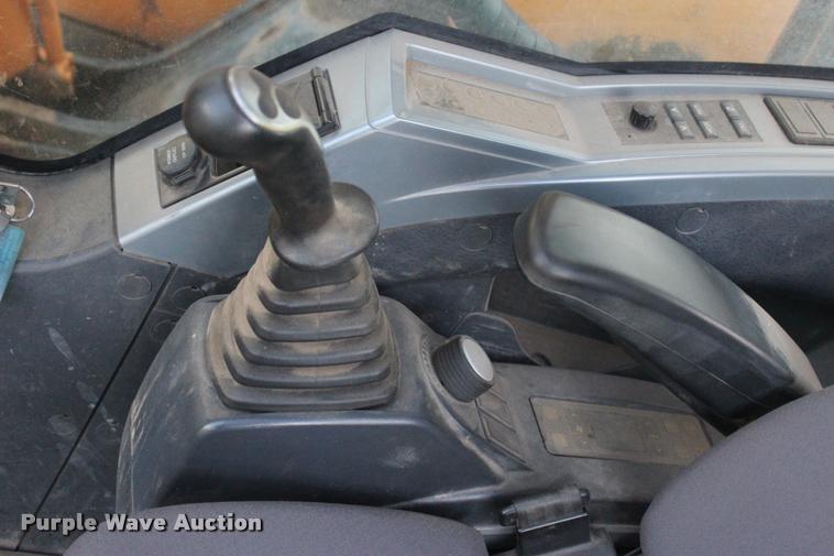 image for item L4943 2011 Hyundai Robex 210LC-9 excavator