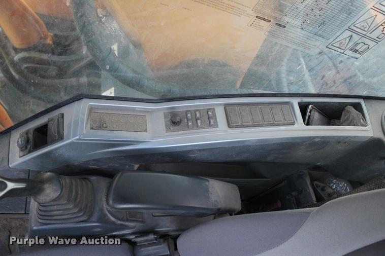 image for item L4943 2011 Hyundai Robex 210LC-9 excavator