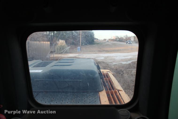 image for item L4943 2011 Hyundai Robex 210LC-9 excavator