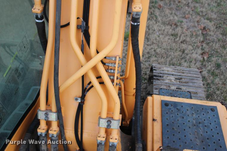 image for item L4943 2011 Hyundai Robex 210LC-9 excavator