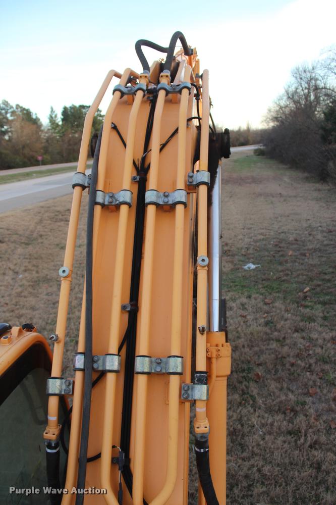 image for item L4943 2011 Hyundai Robex 210LC-9 excavator