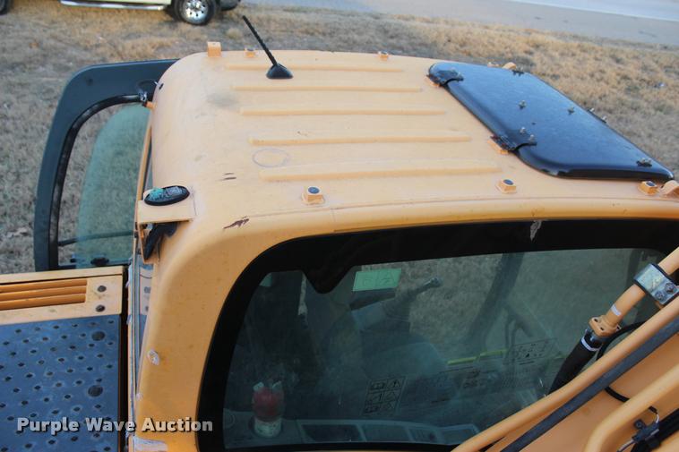 image for item L4943 2011 Hyundai Robex 210LC-9 excavator