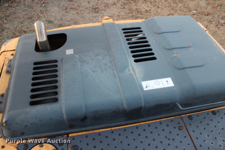 image for item L4943 2011 Hyundai Robex 210LC-9 excavator