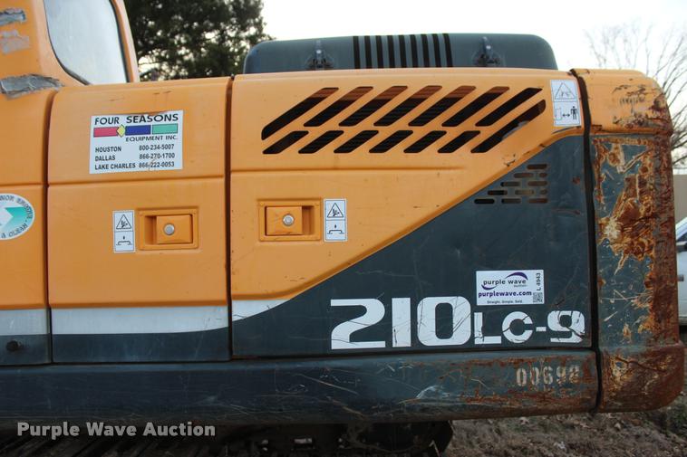 image for item L4943 2011 Hyundai Robex 210LC-9 excavator