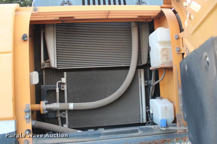 image for item L4943 2011 Hyundai Robex 210LC-9 excavator