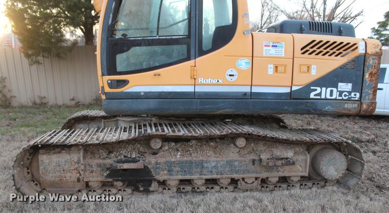 image for item L4943 2011 Hyundai Robex 210LC-9 excavator