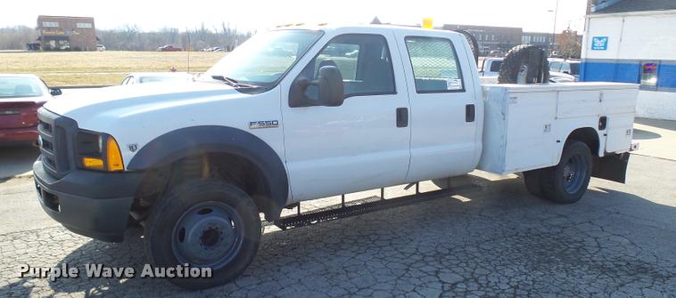 image for item L7193 2006 Ford F550 XL Crew Cab service truck