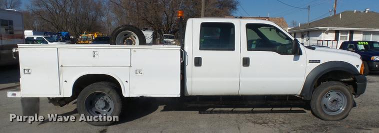 image for item L7193 2006 Ford F550 XL Crew Cab service truck