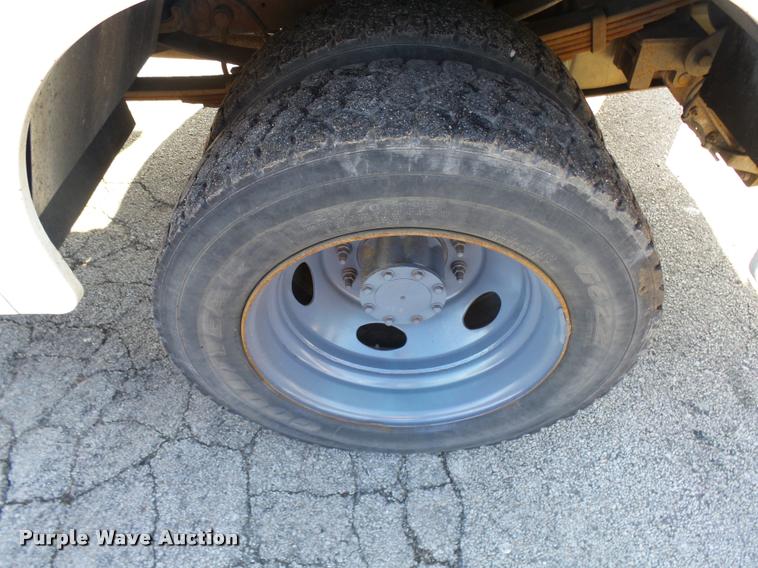 image for item L7193 2006 Ford F550 XL Crew Cab service truck