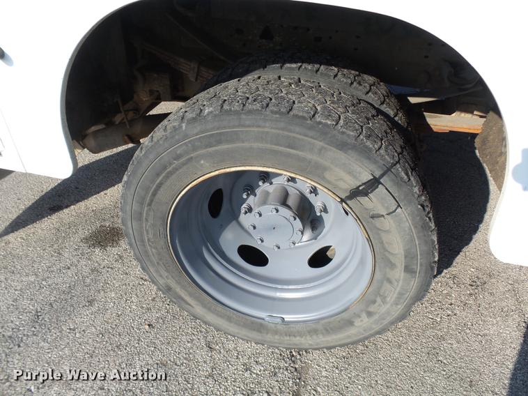image for item L7193 2006 Ford F550 XL Crew Cab service truck