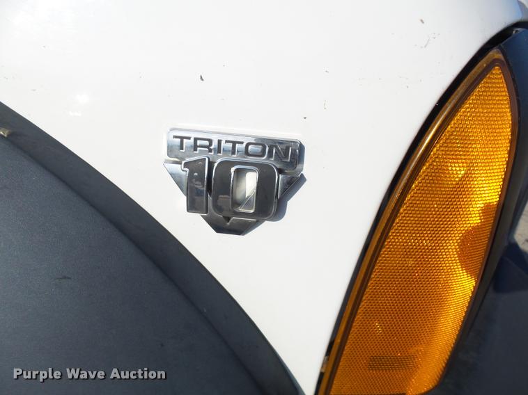 image for item L7193 2006 Ford F550 XL Crew Cab service truck