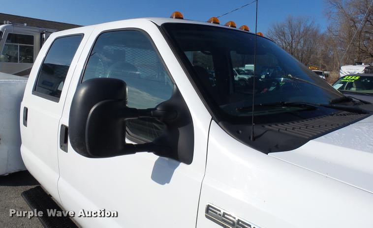 image for item L7193 2006 Ford F550 XL Crew Cab service truck