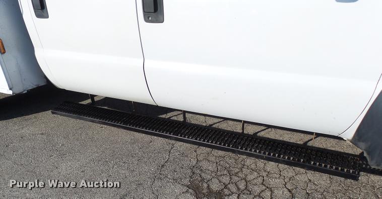 image for item L7193 2006 Ford F550 XL Crew Cab service truck
