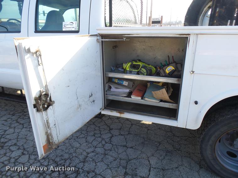 image for item L7193 2006 Ford F550 XL Crew Cab service truck