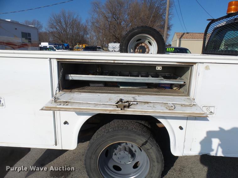 image for item L7193 2006 Ford F550 XL Crew Cab service truck