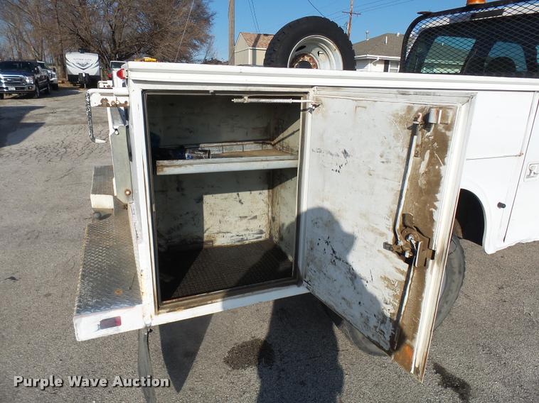 image for item L7193 2006 Ford F550 XL Crew Cab service truck