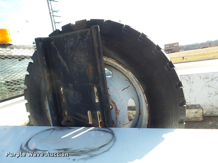 image for item L7193 2006 Ford F550 XL Crew Cab service truck