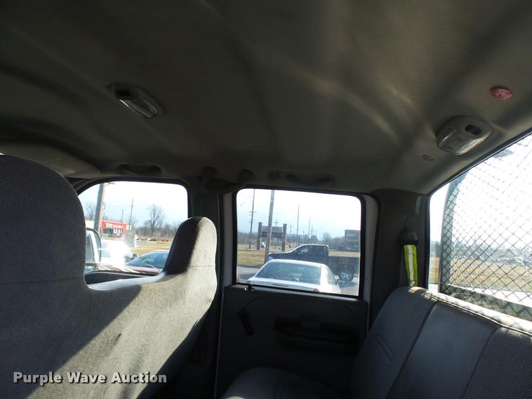 image for item L7193 2006 Ford F550 XL Crew Cab service truck