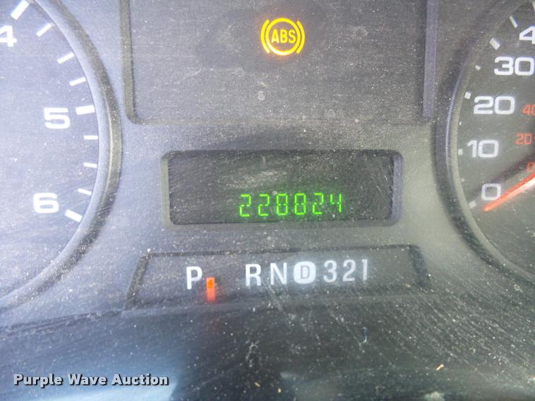 image for item L7193 2006 Ford F550 XL Crew Cab service truck