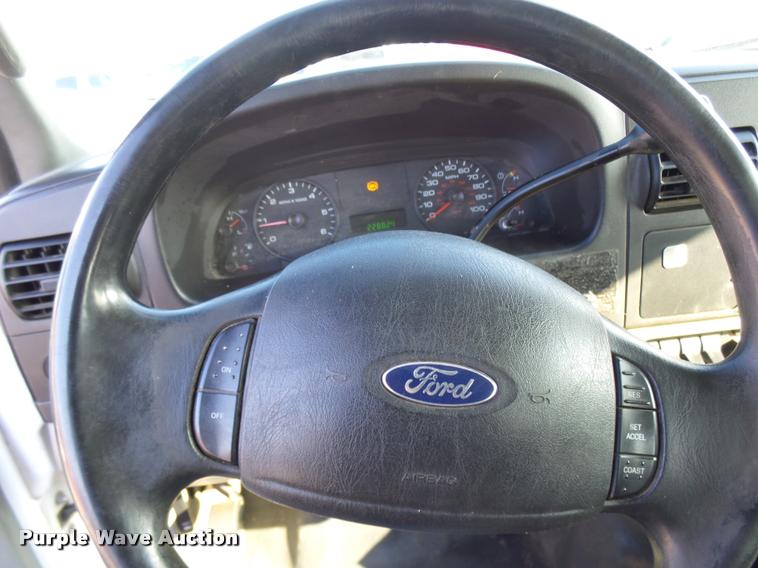 image for item L7193 2006 Ford F550 XL Crew Cab service truck