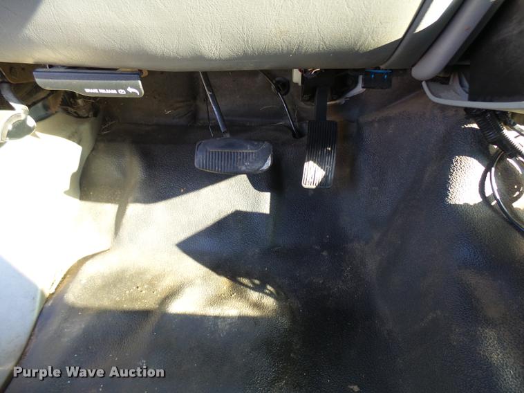 image for item L7193 2006 Ford F550 XL Crew Cab service truck